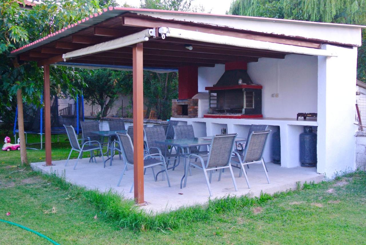 Kremasti Rooms Luaran gambar