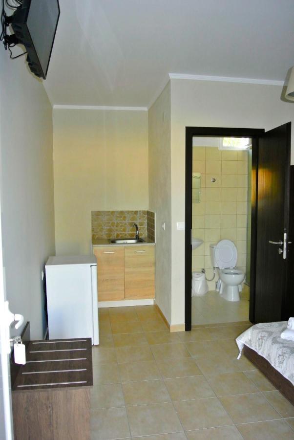 Kremasti Rooms Luaran gambar