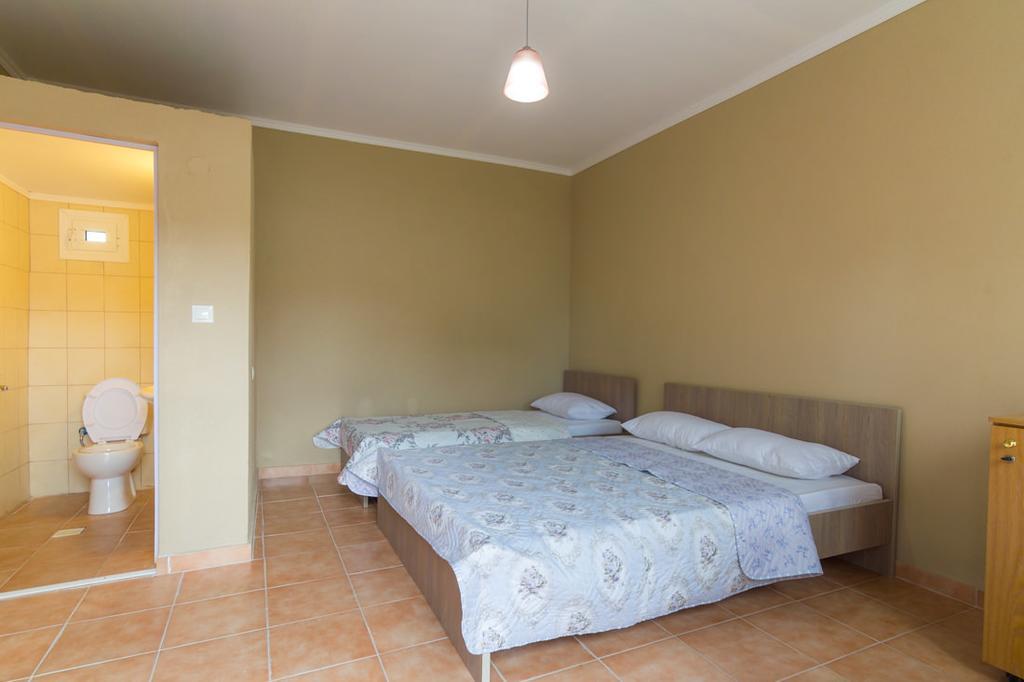 Kremasti Rooms Luaran gambar